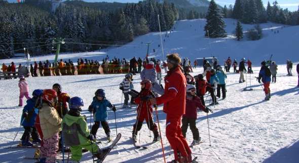 classe-neige-lessons-ski-enfants-arvieux